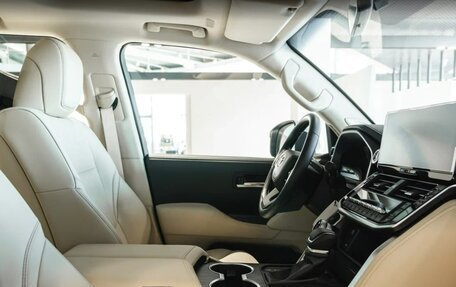 Toyota Land Cruiser, 2025 год, 16 490 000 рублей, 7 фотография