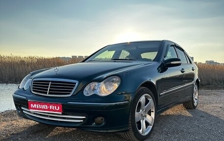 Mercedes-Benz C-Класс, 2004 год, 600 000 рублей, 1 фотография