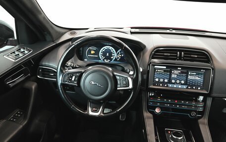 Jaguar F-Pace, 2017 год, 2 950 000 рублей, 15 фотография