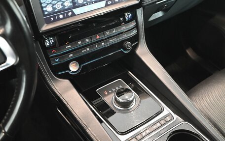 Jaguar F-Pace, 2017 год, 2 950 000 рублей, 21 фотография