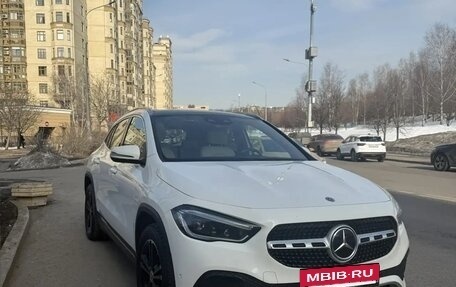 Mercedes-Benz GLA, 2020 год, 3 300 000 рублей, 2 фотография