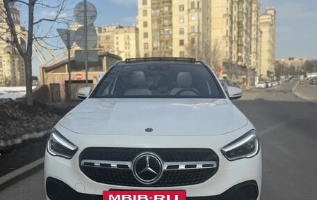 Mercedes-Benz GLA, 2020 год, 3 300 000 рублей, 4 фотография
