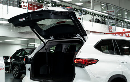 Toyota Highlander, 2026 год, 5 990 000 рублей, 7 фотография