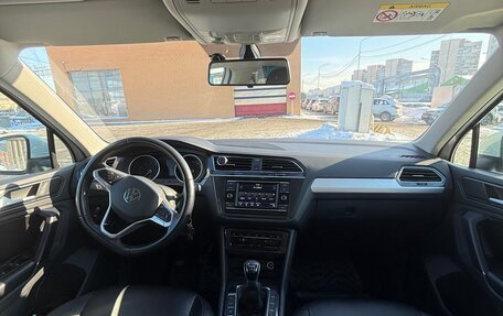 Volkswagen Tiguan II, 2021 год, 2 399 999 рублей, 8 фотография