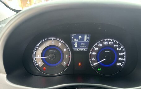 Hyundai Solaris II рестайлинг, 2012 год, 700 000 рублей, 15 фотография