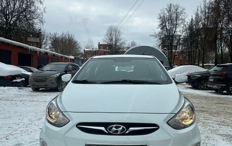 Hyundai Solaris II рестайлинг, 2012 год, 700 000 рублей, 8 фотография