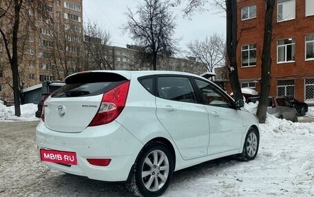 Hyundai Solaris II рестайлинг, 2012 год, 700 000 рублей, 5 фотография