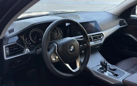 BMW 3 серия, 2019 год, 3 250 000 рублей, 15 фотография