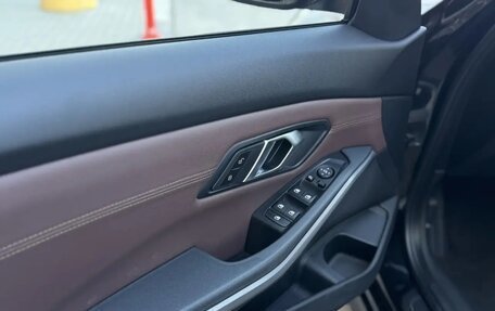 BMW 3 серия, 2019 год, 3 250 000 рублей, 16 фотография