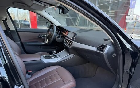 BMW 3 серия, 2019 год, 3 250 000 рублей, 20 фотография