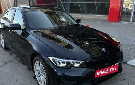 BMW 3 серия, 2019 год, 3 250 000 рублей, 12 фотография