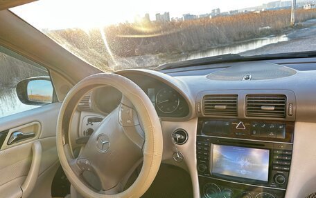 Mercedes-Benz C-Класс, 2004 год, 600 000 рублей, 13 фотография