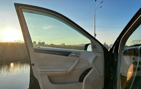 Mercedes-Benz C-Класс, 2004 год, 600 000 рублей, 15 фотография