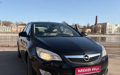 Opel Astra J, 2010 год, 555 000 рублей, 1 фотография