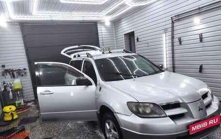 Mitsubishi Outlander III рестайлинг 3, 2003 год, 570 000 рублей, 1 фотография