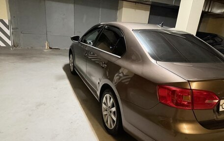 Volkswagen Jetta VI, 2011 год, 945 000 рублей, 4 фотография