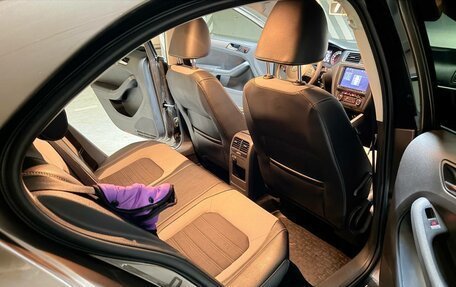 Volkswagen Jetta VI, 2011 год, 945 000 рублей, 10 фотография