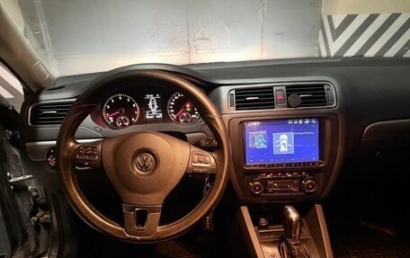 Volkswagen Jetta VI, 2011 год, 945 000 рублей, 13 фотография