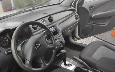 Mitsubishi Outlander III рестайлинг 3, 2003 год, 570 000 рублей, 5 фотография