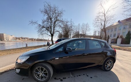 Opel Astra J, 2010 год, 555 000 рублей, 3 фотография