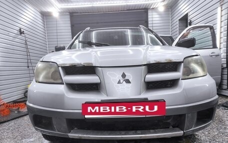 Mitsubishi Outlander III рестайлинг 3, 2003 год, 570 000 рублей, 10 фотография