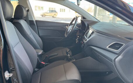 Hyundai Solaris II рестайлинг, 2017 год, 1 345 000 рублей, 33 фотография