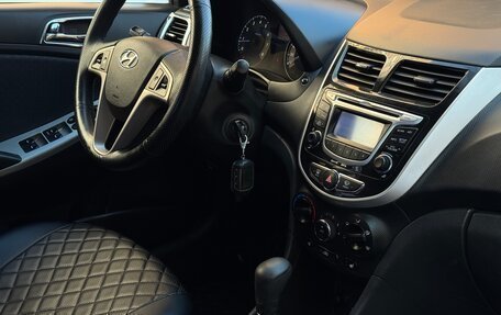 Hyundai Solaris II рестайлинг, 2011 год, 715 000 рублей, 18 фотография