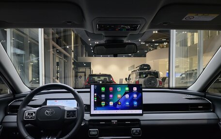 Toyota RAV4, 2025 год, 4 989 000 рублей, 18 фотография