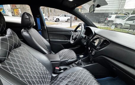 Hyundai Solaris II рестайлинг, 2019 год, 900 000 рублей, 16 фотография