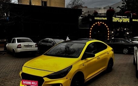 Hyundai Solaris II рестайлинг, 2019 год, 900 000 рублей, 3 фотография