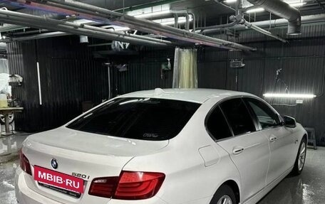 BMW 5 серия, 2013 год, 1 700 000 рублей, 3 фотография