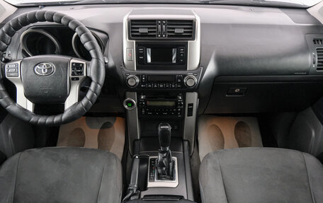 Toyota Land Cruiser Prado 150 рестайлинг 2, 2012 год, 3 149 000 рублей, 10 фотография