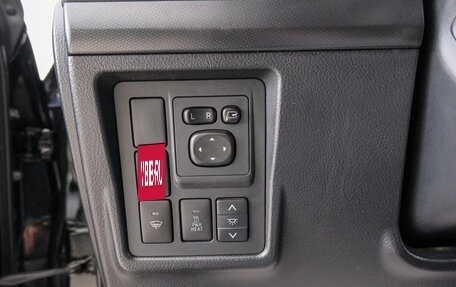 Toyota Land Cruiser Prado 150 рестайлинг 2, 2012 год, 3 149 000 рублей, 21 фотография