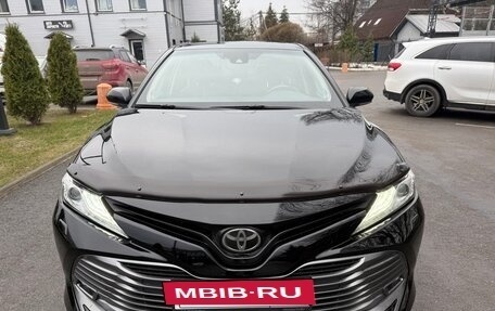 Toyota Camry, 2018 год, 2 790 000 рублей, 2 фотография