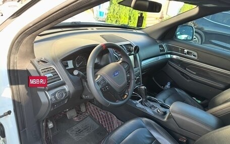 Ford Explorer VI, 2016 год, 2 850 000 рублей, 6 фотография