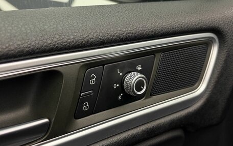 Volkswagen Touareg III, 2015 год, 3 249 900 рублей, 15 фотография