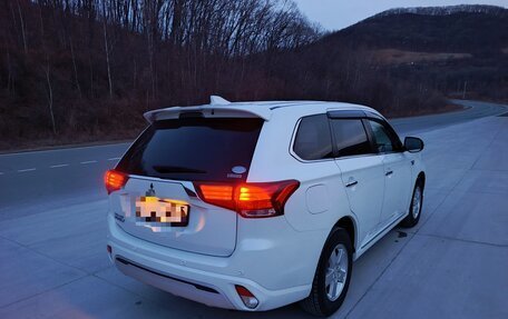 Mitsubishi Outlander III рестайлинг 3, 2019 год, 3 300 000 рублей, 5 фотография