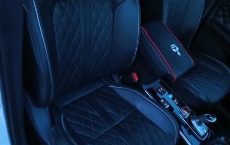 Mitsubishi Outlander III рестайлинг 3, 2019 год, 3 300 000 рублей, 7 фотография