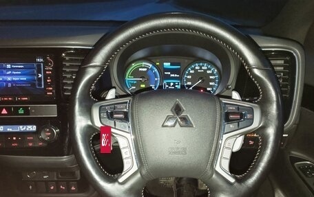 Mitsubishi Outlander III рестайлинг 3, 2019 год, 3 300 000 рублей, 23 фотография