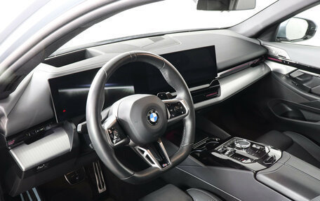 BMW 5 серия, 2024 год, 7 777 000 рублей, 12 фотография