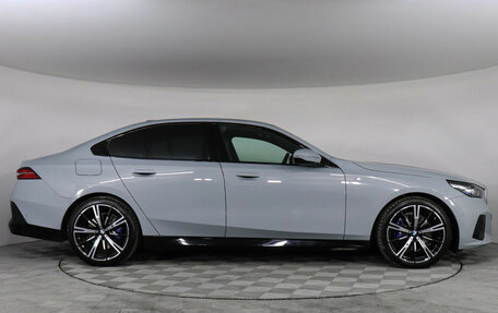 BMW 5 серия, 2024 год, 7 777 000 рублей, 6 фотография