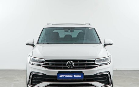 Volkswagen Tiguan II, 2021 год, 4 107 444 рублей, 3 фотография