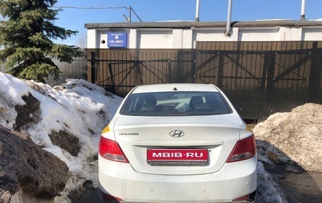 Hyundai Solaris II рестайлинг, 2015 год, 350 000 рублей, 1 фотография