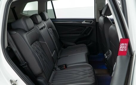 Volkswagen Tiguan II, 2021 год, 4 107 444 рублей, 7 фотография