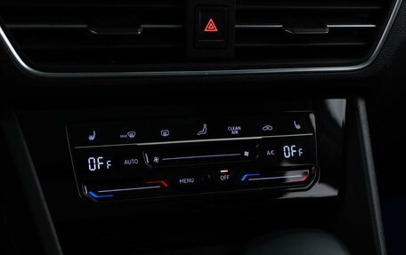 Volkswagen Tiguan II, 2021 год, 4 107 444 рублей, 19 фотография