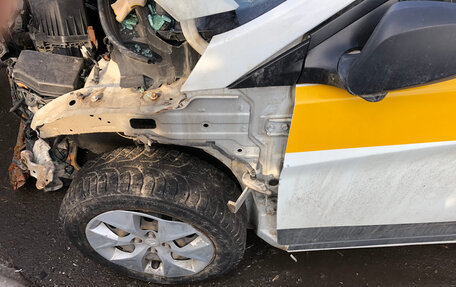 Hyundai Solaris II рестайлинг, 2015 год, 350 000 рублей, 14 фотография