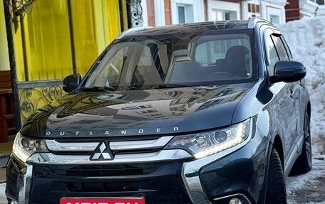 Mitsubishi Outlander III рестайлинг 3, 2015 год, 1 950 000 рублей, 15 фотография