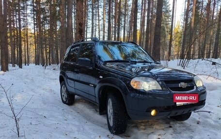 Chevrolet Niva I рестайлинг, 2012 год, 550 000 рублей, 4 фотография