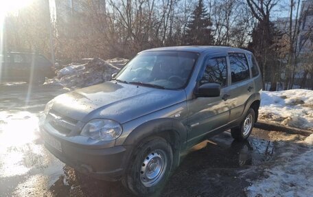 Chevrolet Niva I рестайлинг, 2017 год, 530 000 рублей, 2 фотография