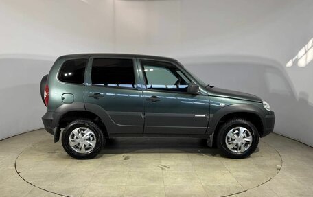 Chevrolet Niva I рестайлинг, 2018 год, 836 000 рублей, 9 фотография